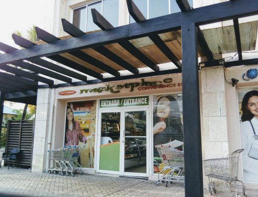 Las Canas Market Place