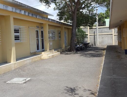 Escuela Aquiles Cabral, Laboratorios De La UASD