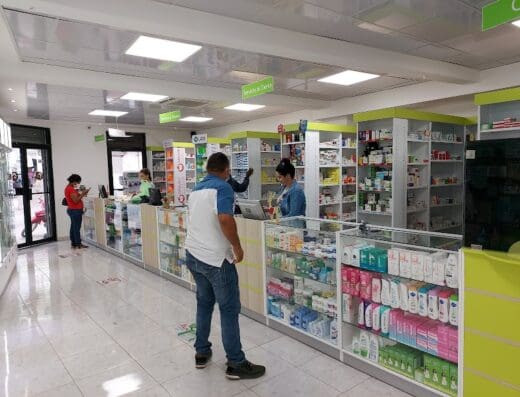 Farmacia Aura