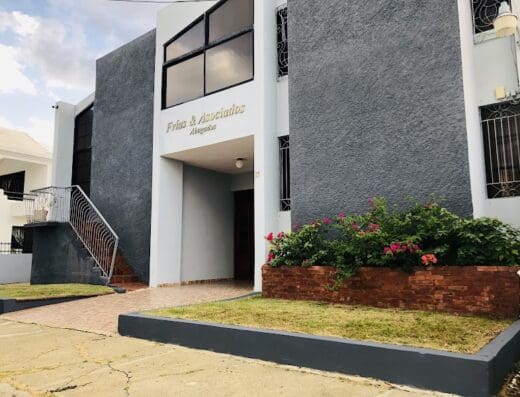 Frias & Asociados: Abogados Consultores