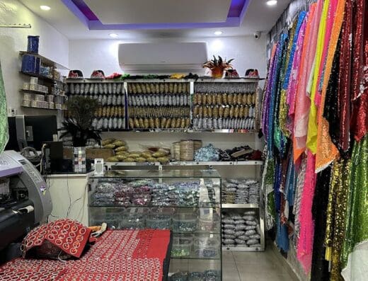 LV047_SPORT BOUTIQUE / PLUMAS_VEGANAS