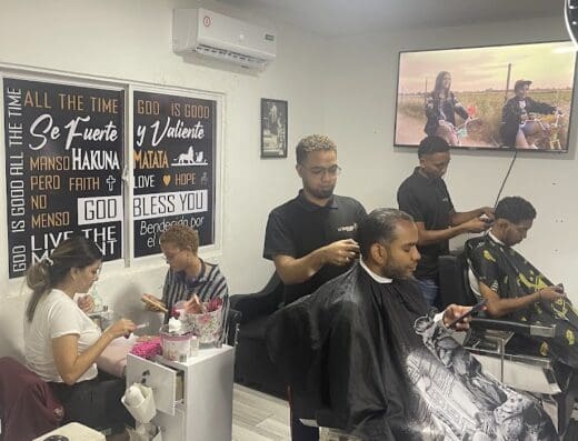 La Barbaría ( barberia , barbershop , peluqueria , barbero , peluquero )