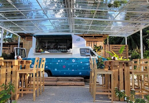 La Fragoneta Beach Coffee Lounge