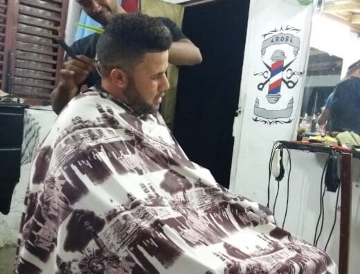 Peluqueria Arobi