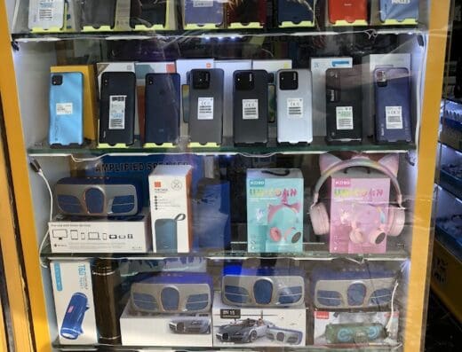 REYES TIENDA DE CELULARES Y ACCESORIOS