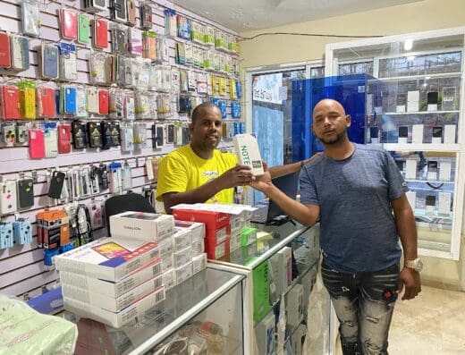 Smartphone seller