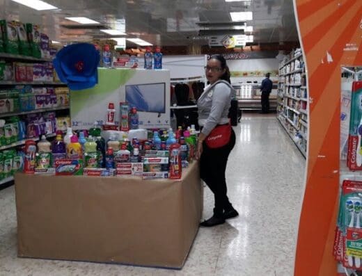 Supermercado y Plaza Morel