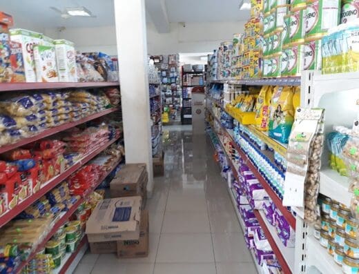 Tienda y Farmacia Kesser