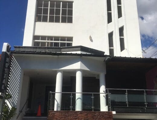 W Yuloren Hostal