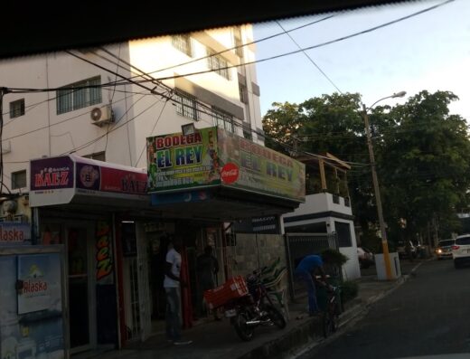 Colmado San Martín ant. El Rey