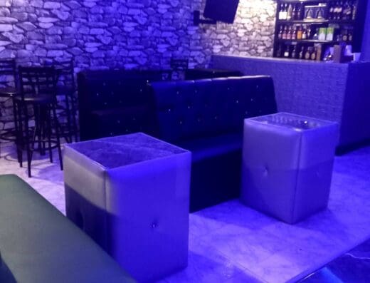 Apple Bar & Lounge