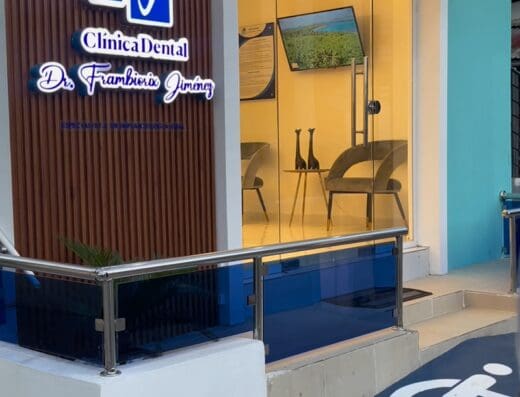 Clinica Dental Dr. Frambiorix Jimenez (Implantologo)