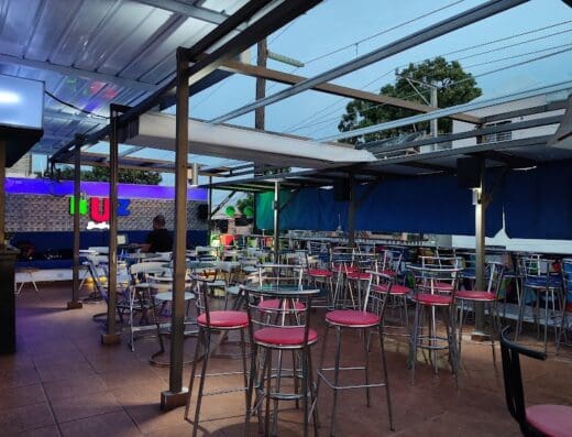 Huz Lounge Grill