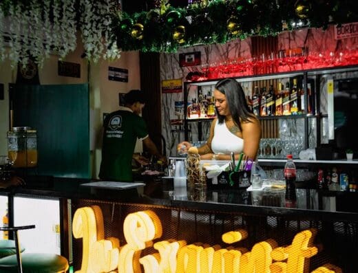 La Exquinita Gloyar Licor Store & Bar