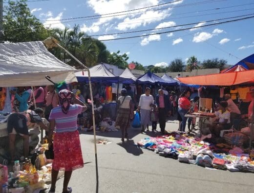 Mercado Binacional Elias Piña