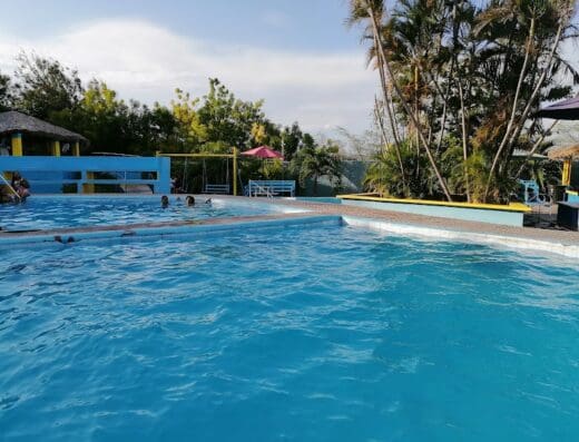 Piscina el Naranjo
