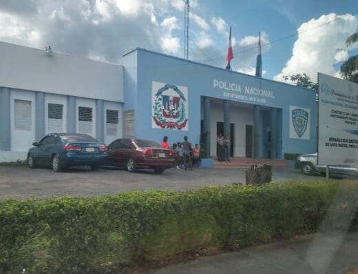Policía
