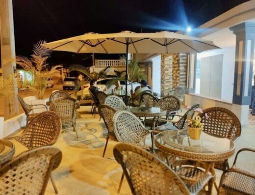 SUMMER BAR